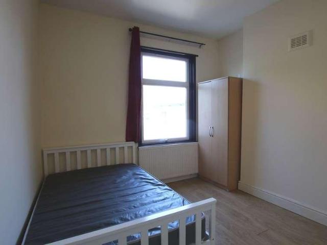 Flat for sale in Dollis Hill, Greater London