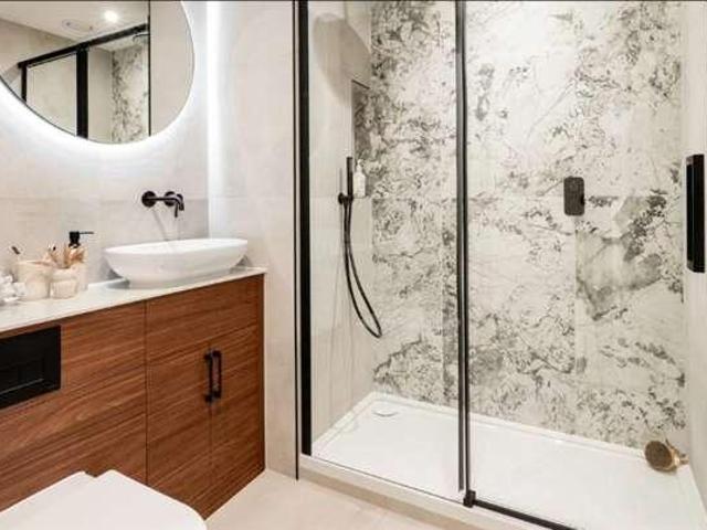 Flat for sale in Old Kent Road, Greater London