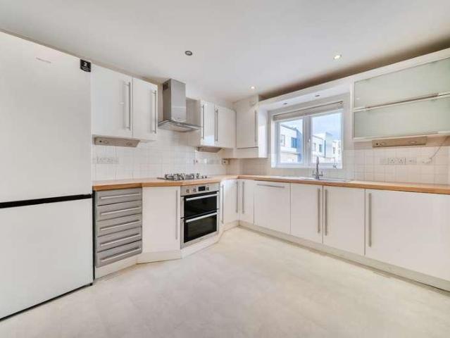 Flat for sale in Highfield, Oxford