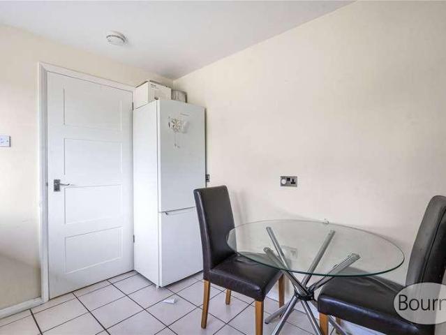 Flat for sale in Maybury, Woking
