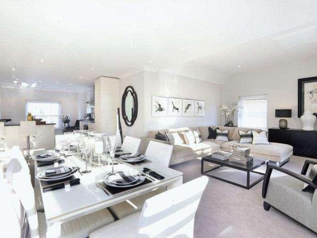 Flat for sale in Pachesham Park, Surrey