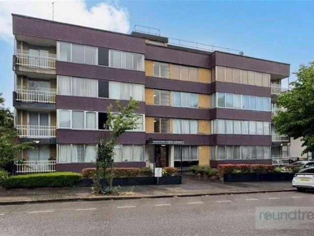 Flat for sale in Temple Fortune, Greater London