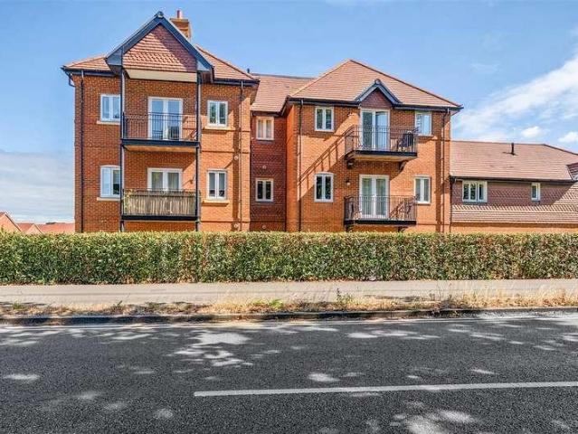 Flat for sale in Wokingham, Emmbrook Flat for sale in Wokingham, Emmbrook