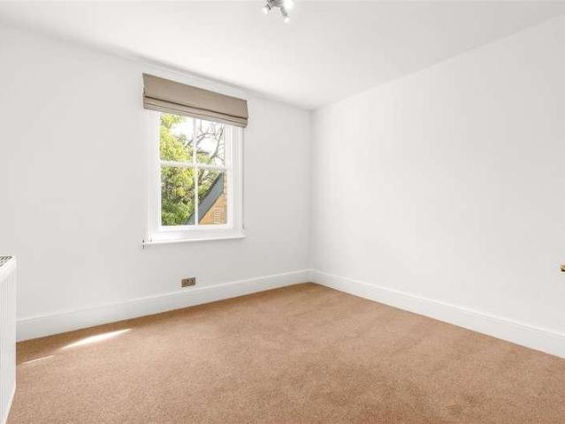 Flat for sale in The Slade, Oxfordshire