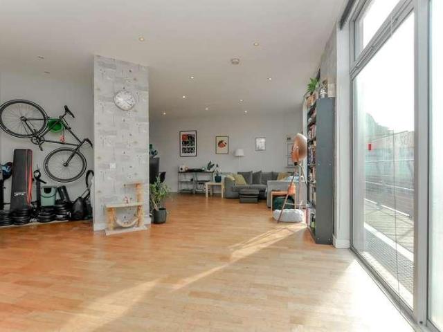 Flat for sale in Red Square, Greater London