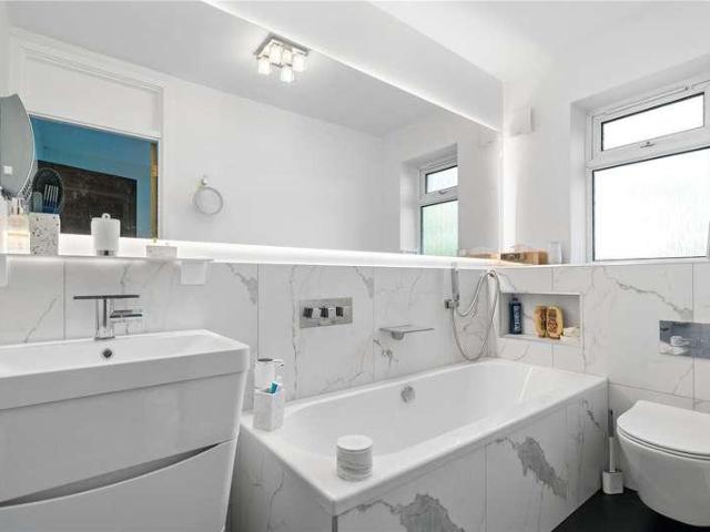 Flat for sale in London Borough of Richmond upon Thames, Greater London