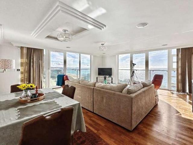 Flat for sale in Bournemouth