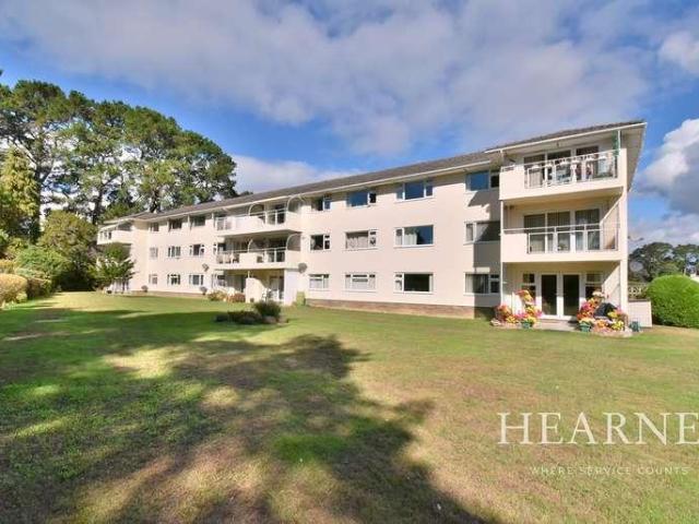 Flat for sale in Tricketts Cross, Ferndown