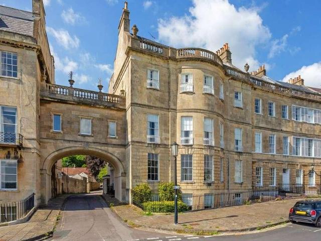 Flat for sale in Lansdown, Bath