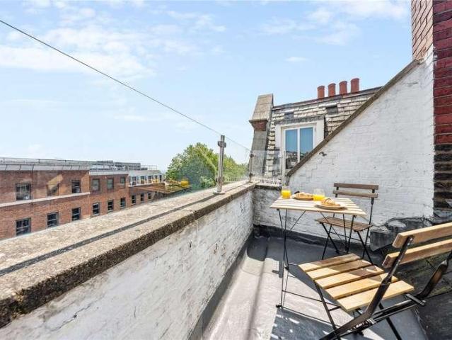 Flat for sale in Belsize Park, Greater London