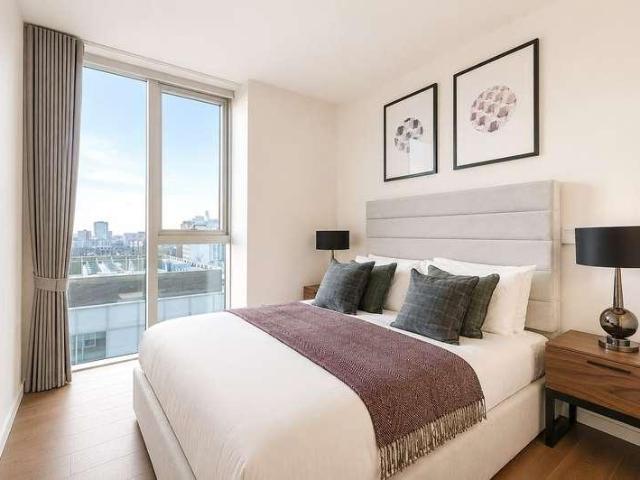 Flat for sale in West Kensington, Greater London