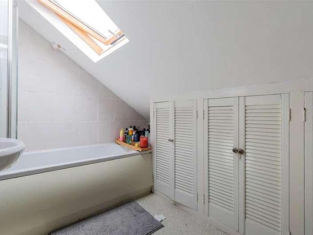 Flat for sale in Plasnewydd, Falcon Lodge