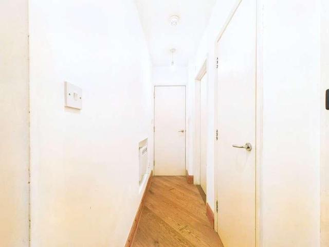 Flat for sale in Round Hill, Brighton & Hove
