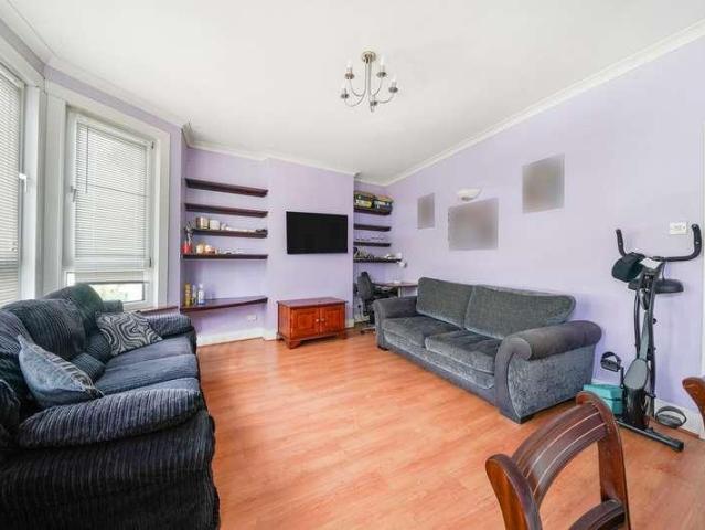 Flat for sale in London Borough of Croydon, Thornton Heath