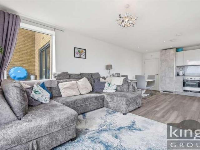 Flat for sale in Harlow, Essex