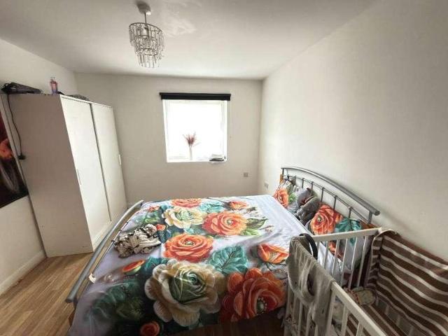 Flat for sale in Biscot, Luton