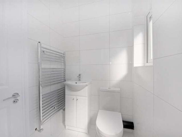 Flat for sale in London Borough of Ealing, Greater London