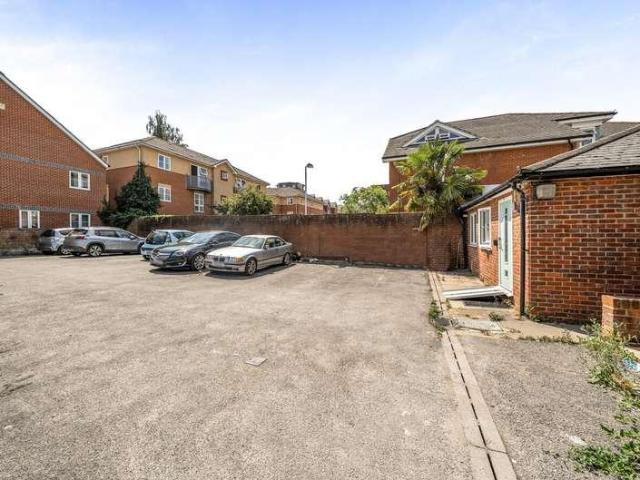Flat for sale in Reading