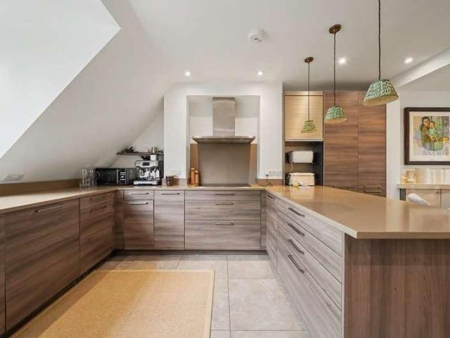 Flat for sale in West Hampstead, Greater London