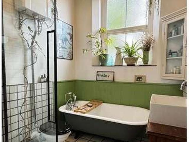 Flat for sale in London Borough of Lewisham, Greater London