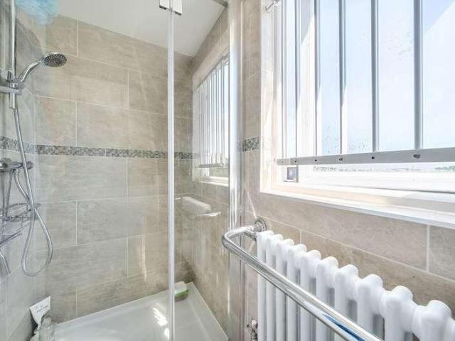 Flat for sale in Finchley, Greater London