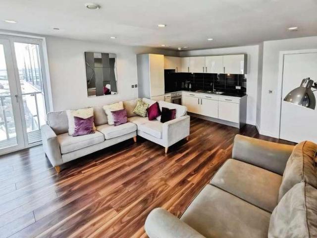 Flat for sale in MediaCityUK, Salford