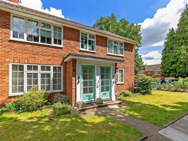 Flat for sale in St Albans, Five Acres