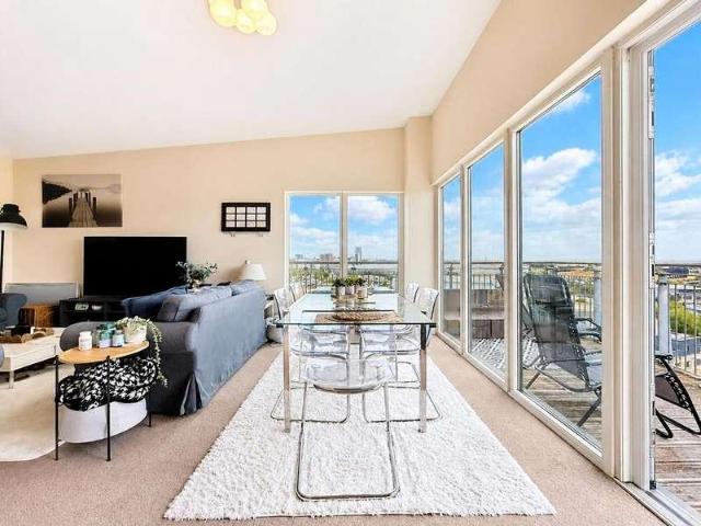 Flat for sale in Cardiff International Sports Village, Falcon Lodge