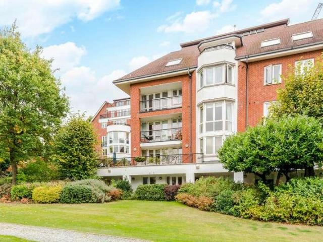 Flat for sale in West Hampstead, Greater London