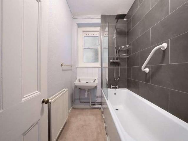 Flat for sale in Kensal Town, Maida Vale