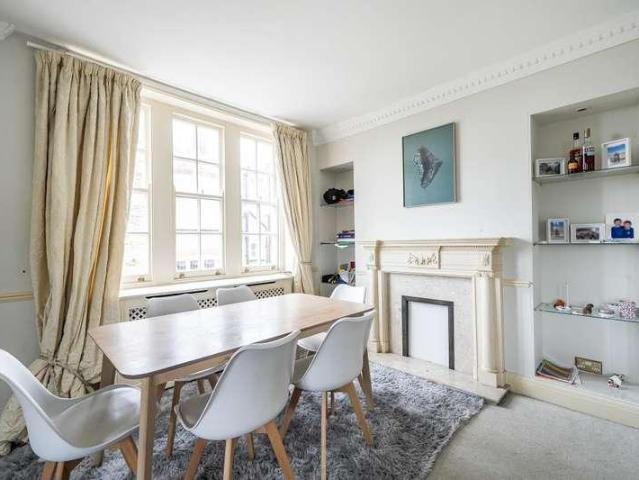 Flat for sale in West Hampstead, Greater London
