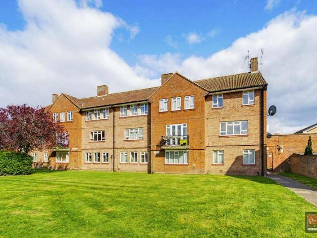 Flat for sale in Lower Halliford, Surrey