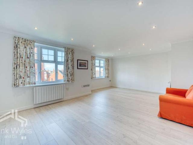 Flat for sale in St Annes, Fylde