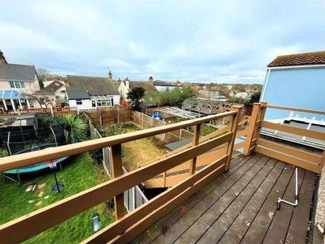 Flat for sale in Alton Barnes, Essex