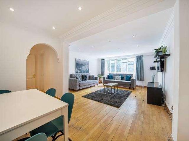 Flat for sale in Marylebone, Greater London
