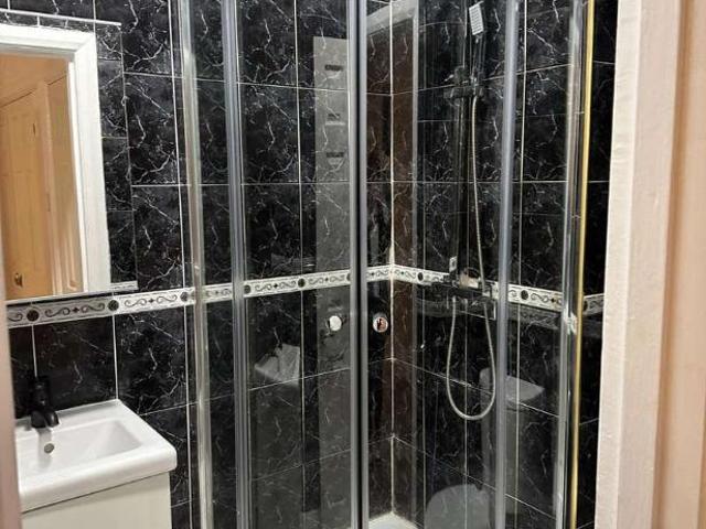 Flat for sale in Queen's Park, Greater London