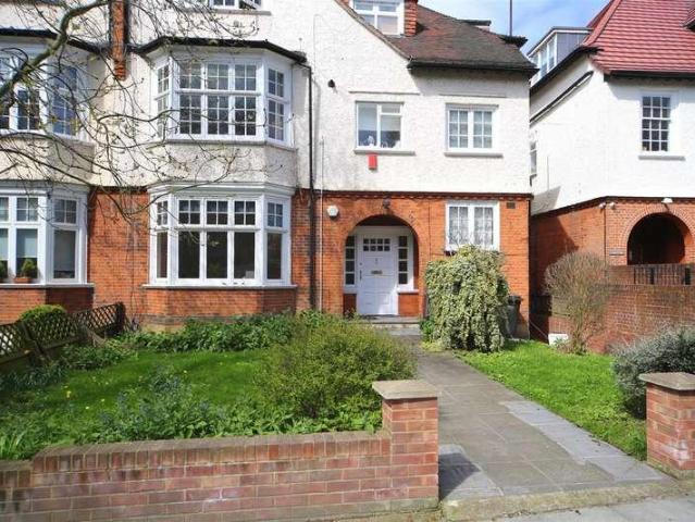 Flat for sale in London, West Hampstead