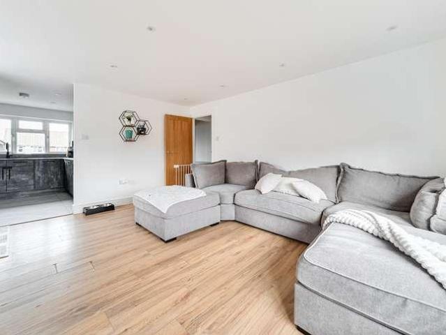Flat for sale in Barnham and Eastergate, Clapham