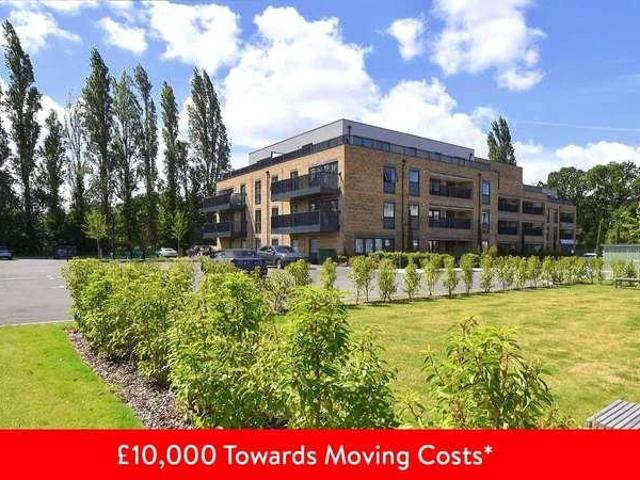 Flat for sale in Esher, Elmbridge