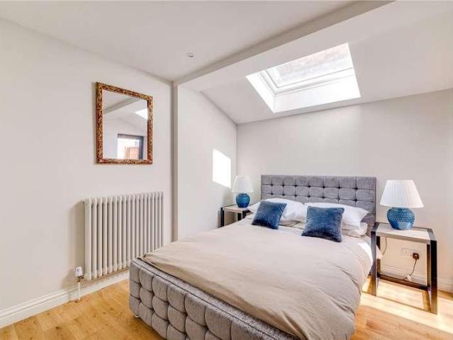 Flat for sale in Fulham, Sands End
