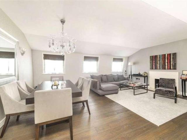 Flat for sale in Paddington, Greater London