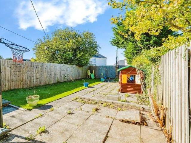 Flat for sale in Cwm Talwg, Barry