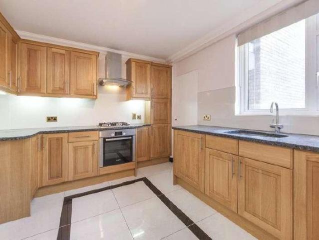 Flat for sale in London, Paddington