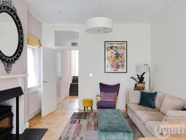 Flat for sale in Clapton, Upper Clapton