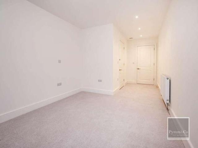 Flat for sale in East Bank, Norfolk