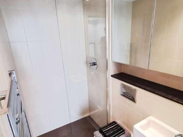 Flat for sale in MediaCityUK, Salford