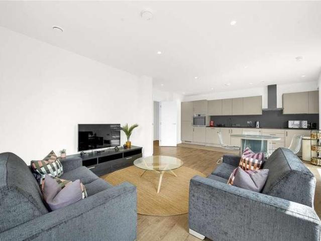 Flat for sale in Ratcliffe, Limehouse