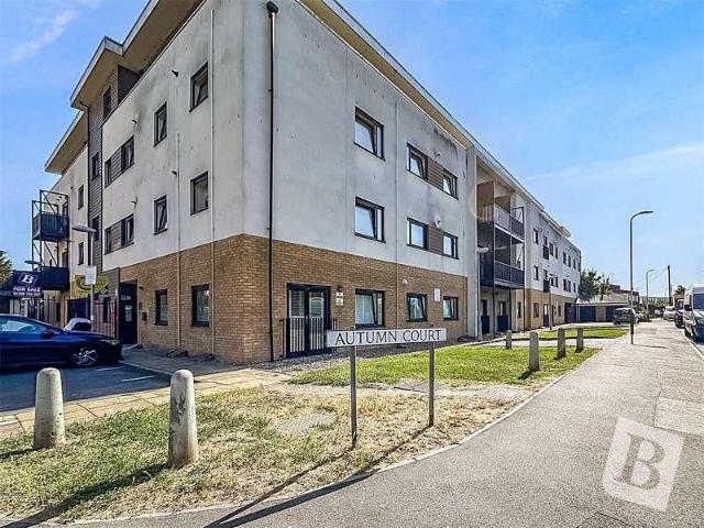 Flat for sale in Rush Green, Greater London