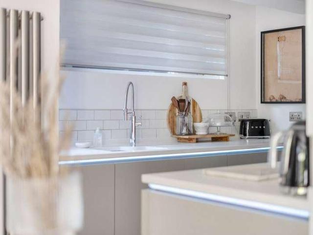 Flat for sale in Hillview, Surrey