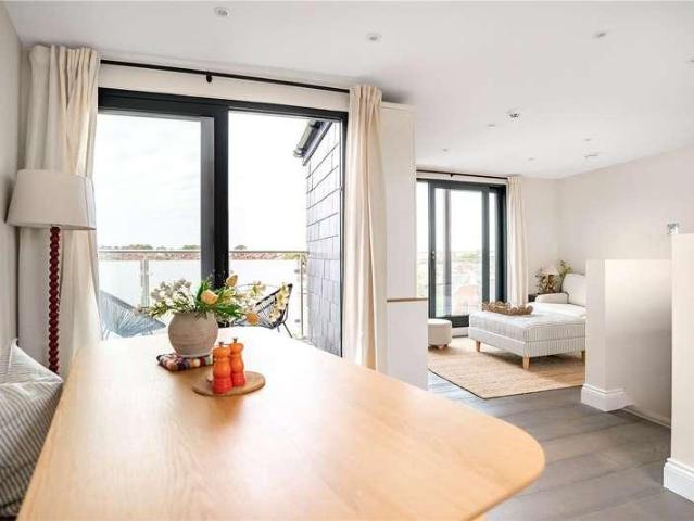 Flat for sale in Ferme Park, Greater London